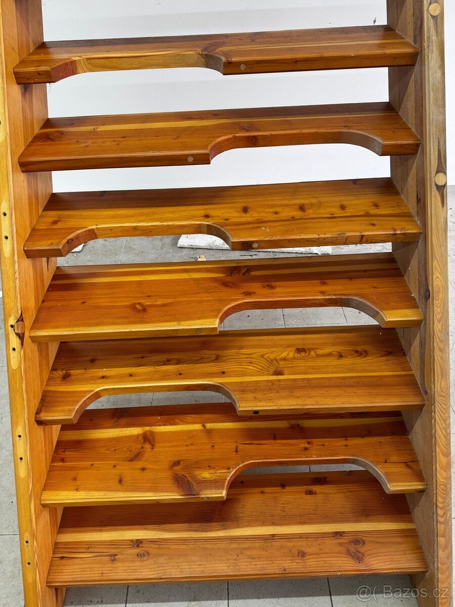 Mlynářské Dřevěné Schodiště se Zábradlím - 2