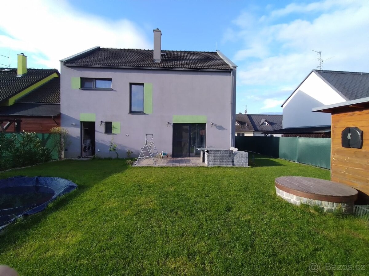 Prodáme rodinný dům 5+1 - 2