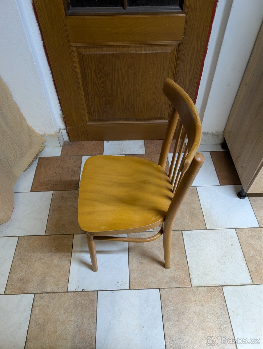 Dřevěná židle - 2