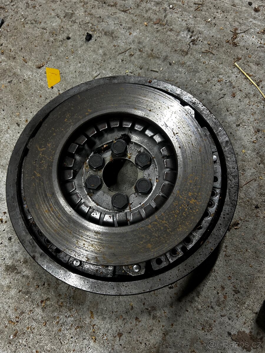 Spojka + zotrvák golf 2 1.6td - 2