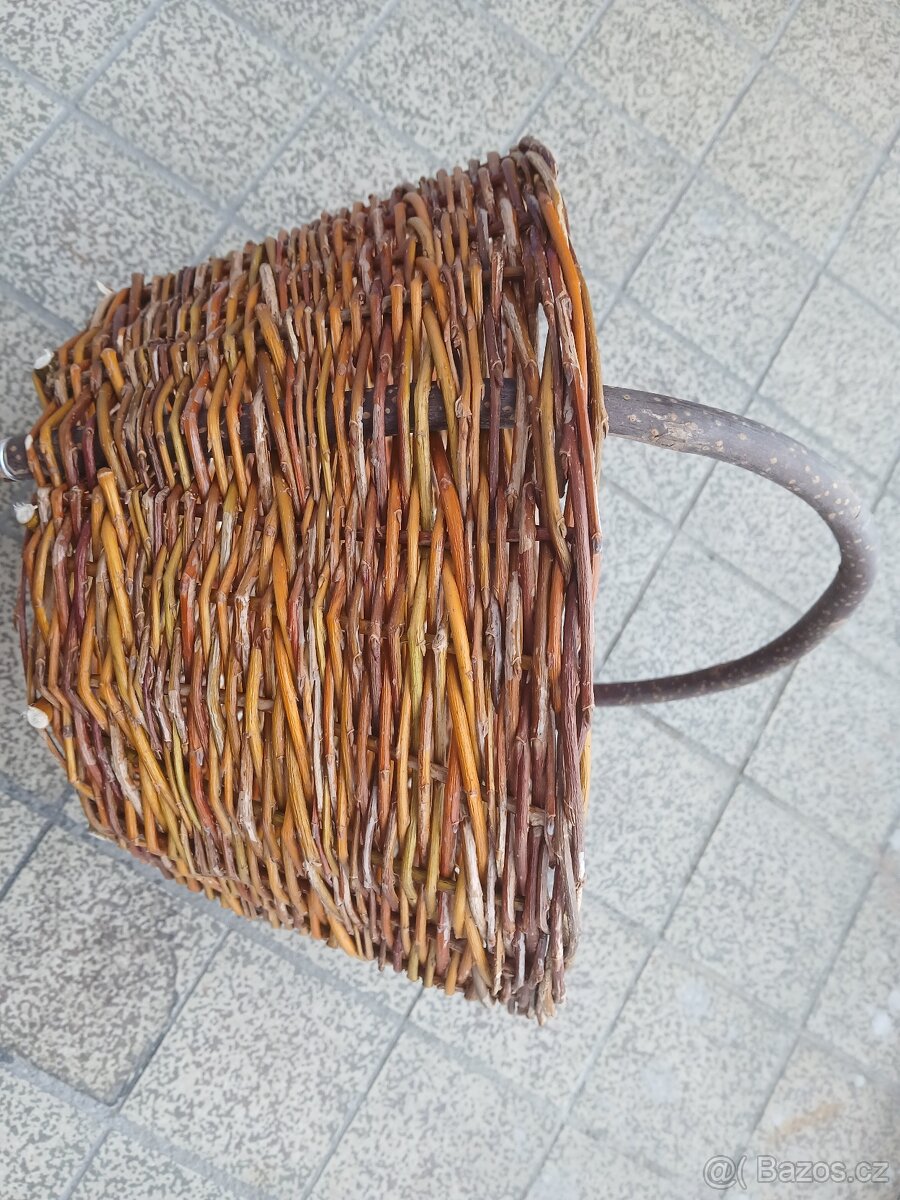 Košík z vrbového proutí - 2