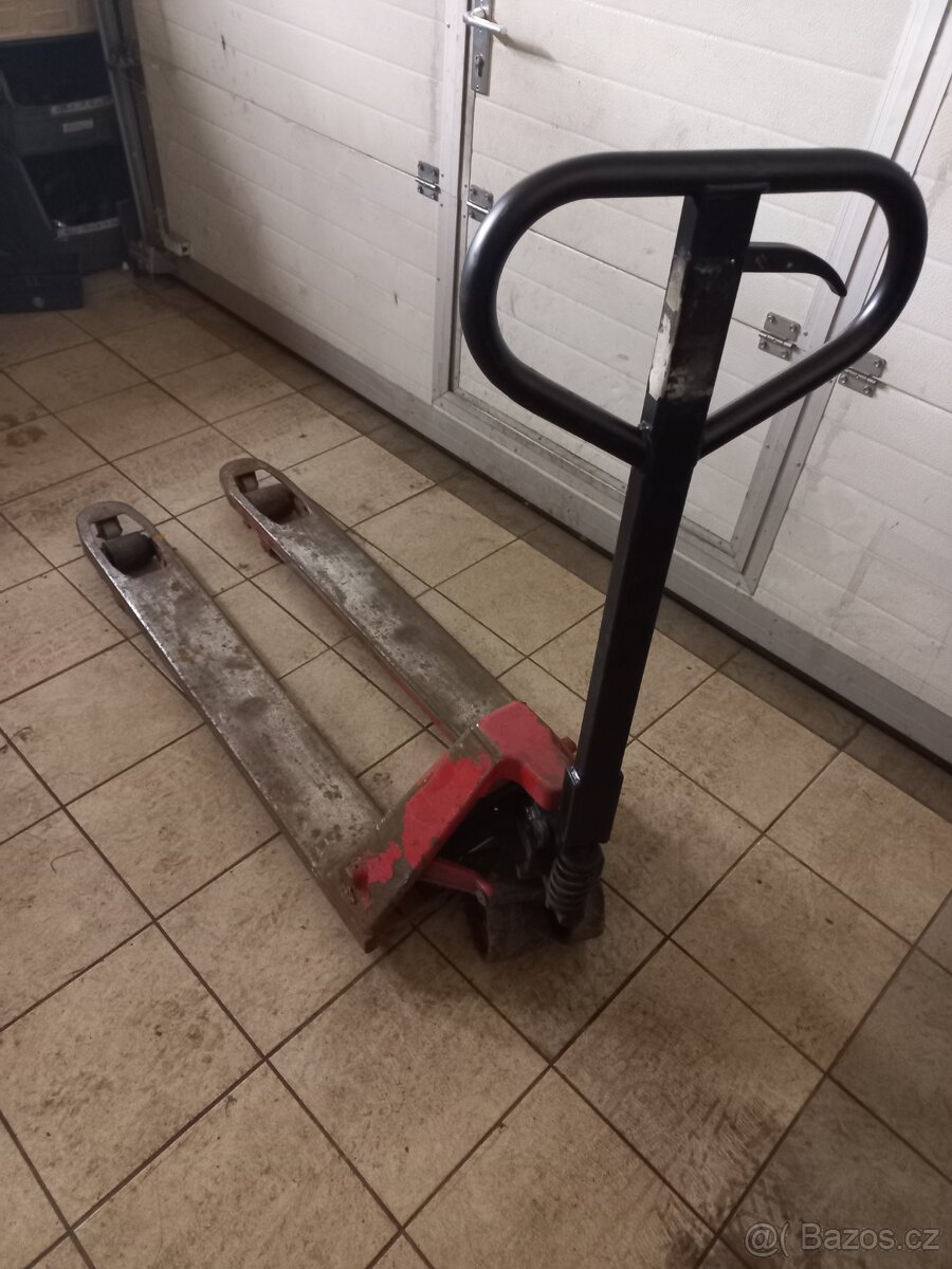 Paletový vozík paleťák - 2