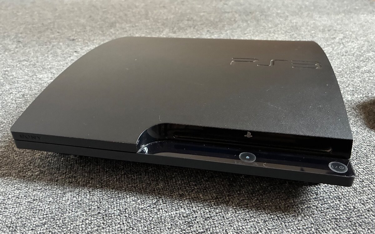 Playstation 3 + 11 her - 2