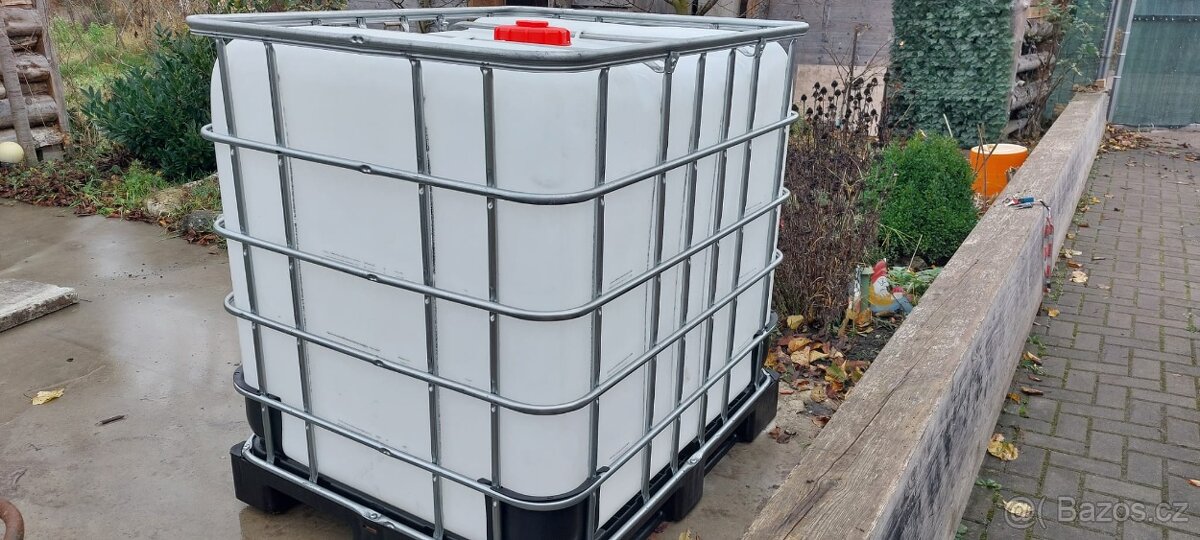IBC nádrž 1000 litrů - 2