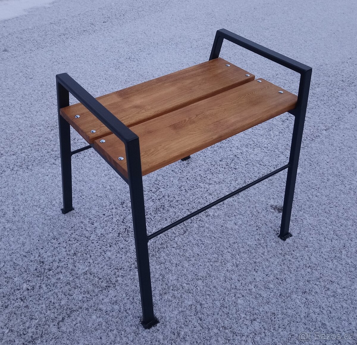 Zahradní stolička s rukojetí - 2