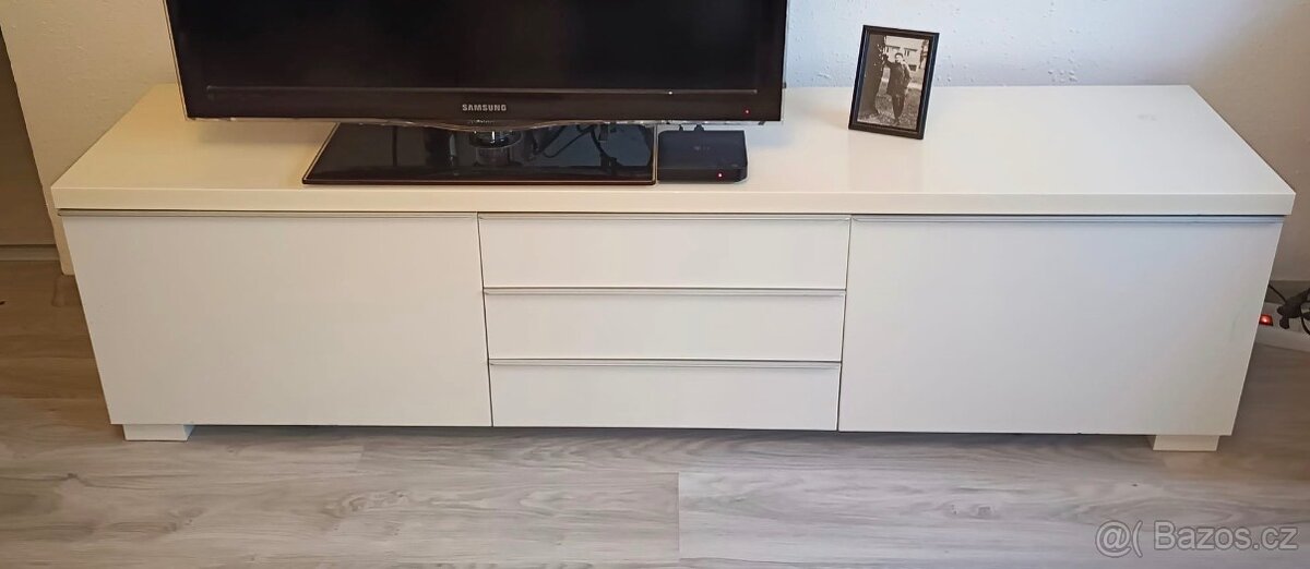 Tv stolek IKEA BESTA - 2