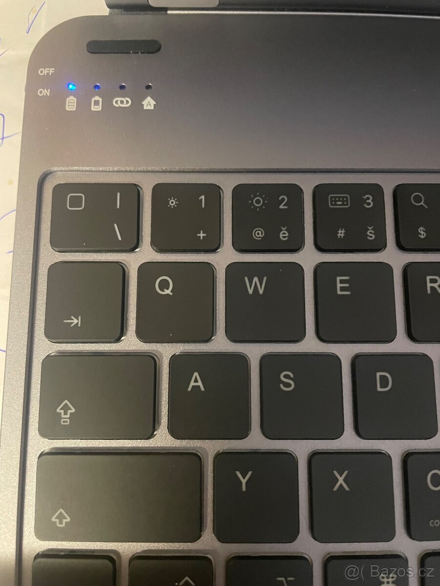 Pouzdro s klávesnicí pro Ipad 10,9 - 2