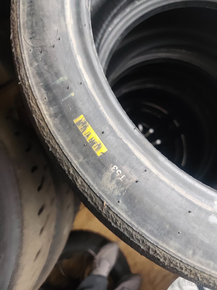 Hankook T53 235/40-18 - 2