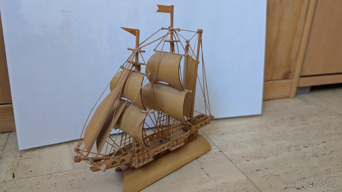 dřevěný model lodě - 2