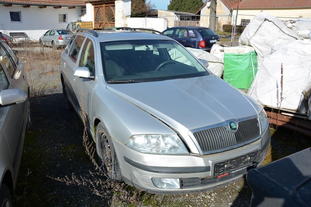 automobil Škoda Octavia - 2