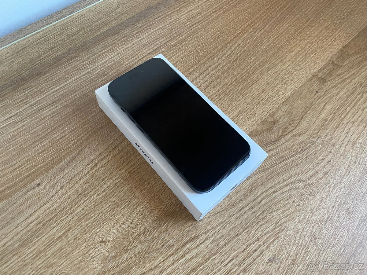 iPhone 15 v záruce, baterie 100% - 2