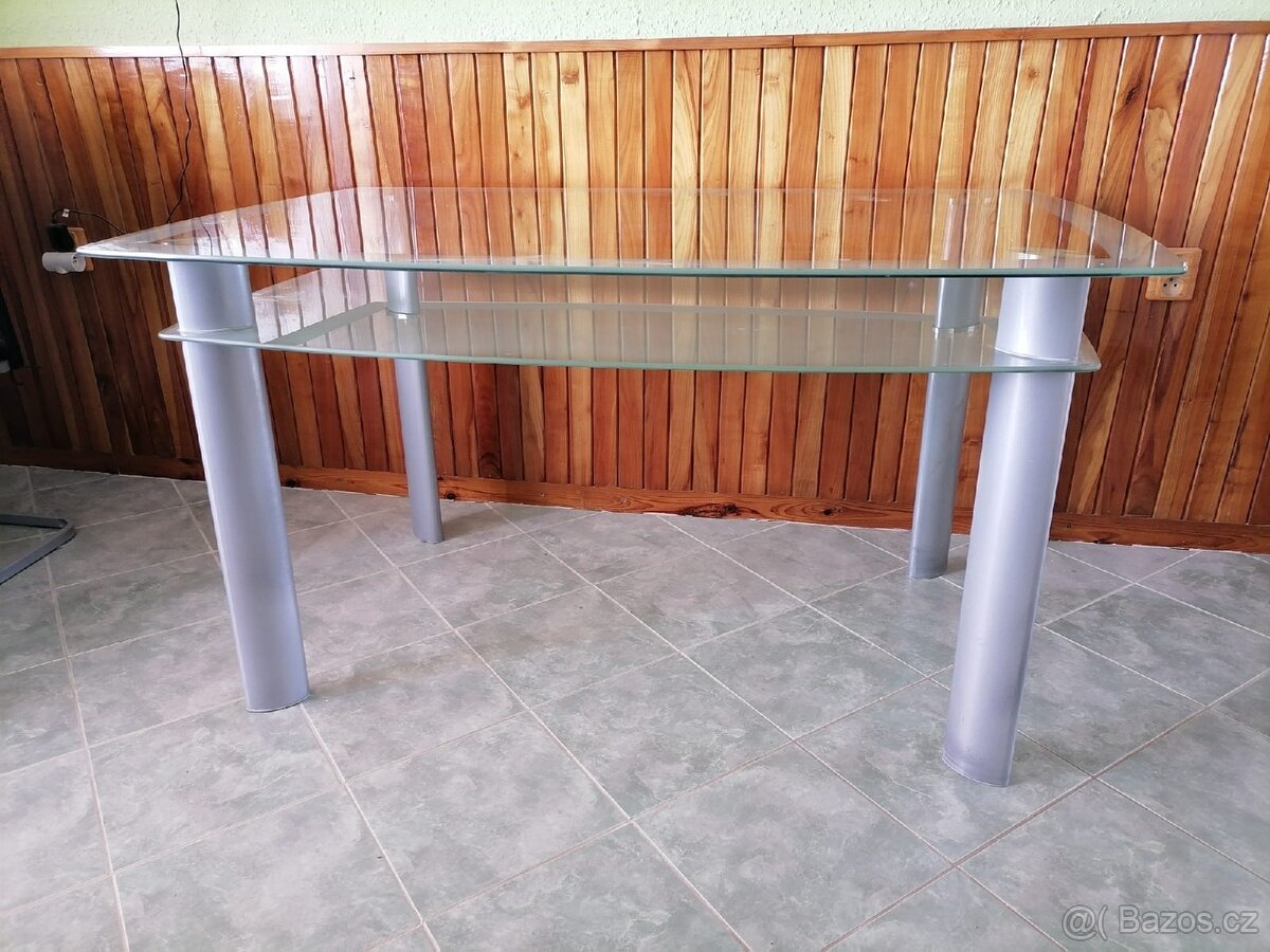 Jídelní stůl - 2