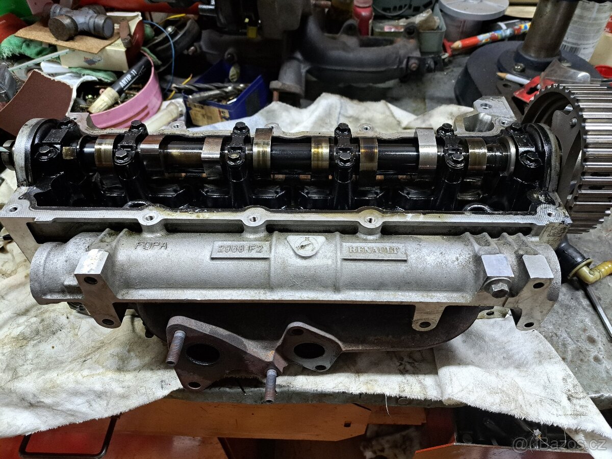 Hlava motoru Renault 1.5 dci - 2