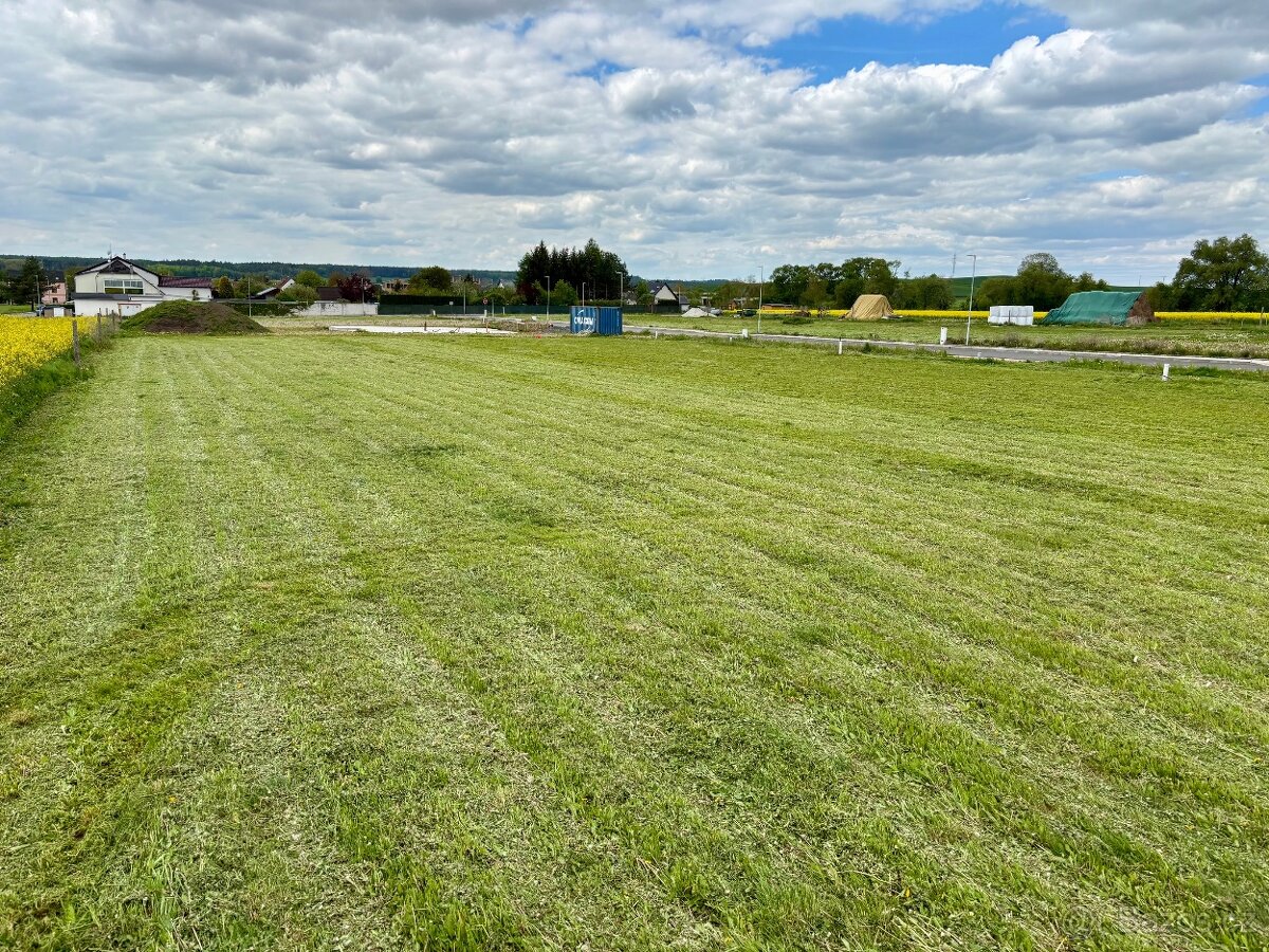 Pozemek 1026m2 - Lišany u Rakovníka - 2