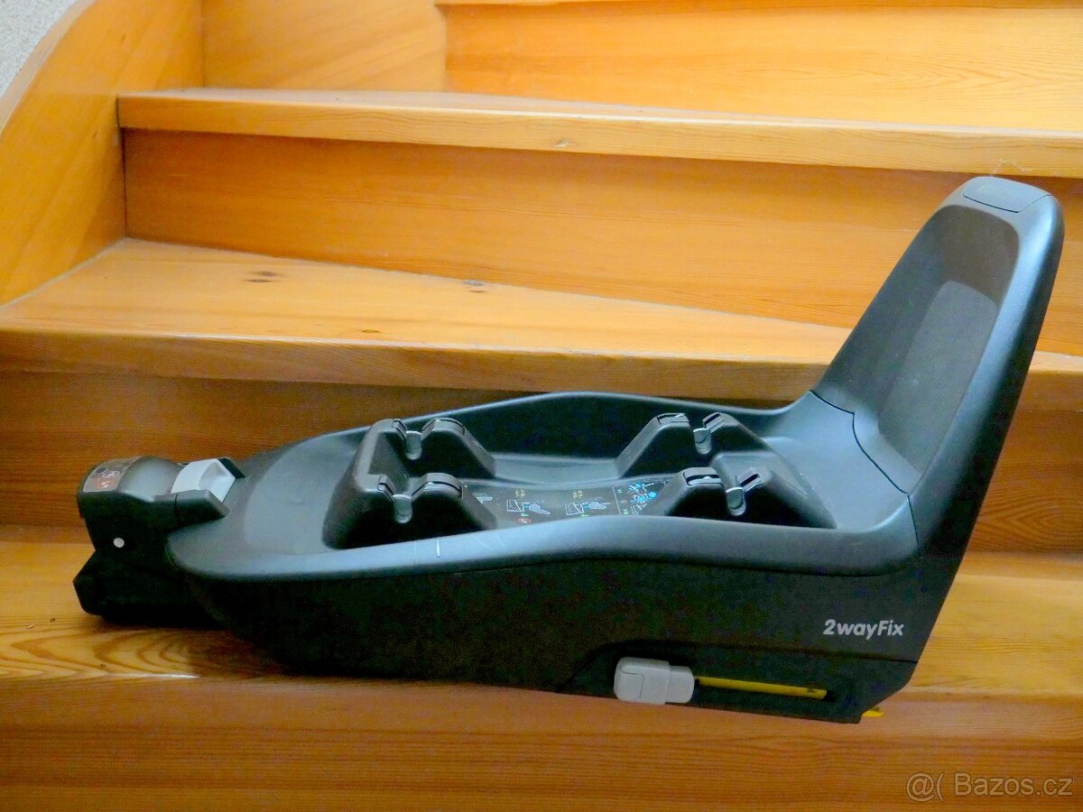 Autosedačka Maxi Cosi se základnou (do 15kg) - 2
