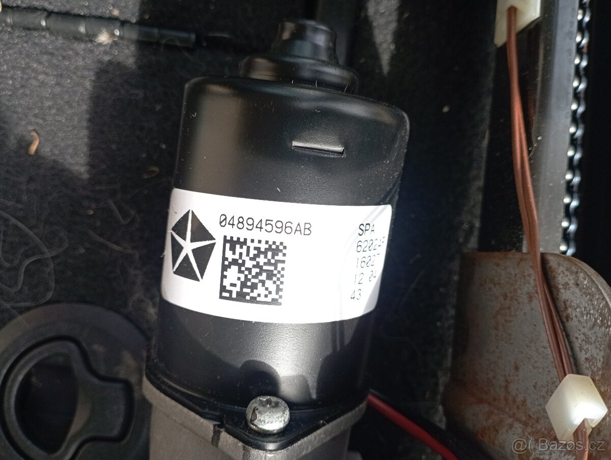 CHRYSLER GRAND VOYAGER 5 MECHANISMUS ZVEDÁNÍ 5 DVEŘÍ RV 20 - 2