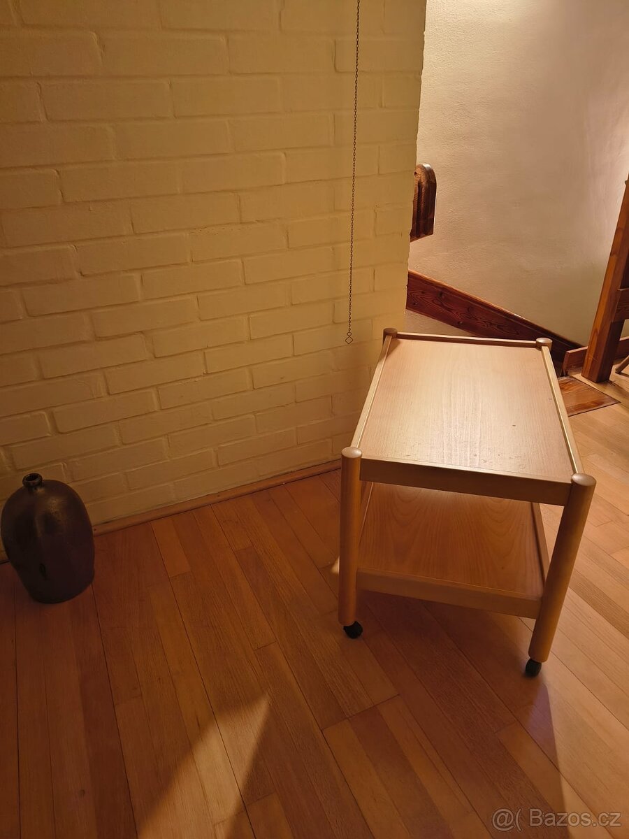 Servírovací stolek - 2