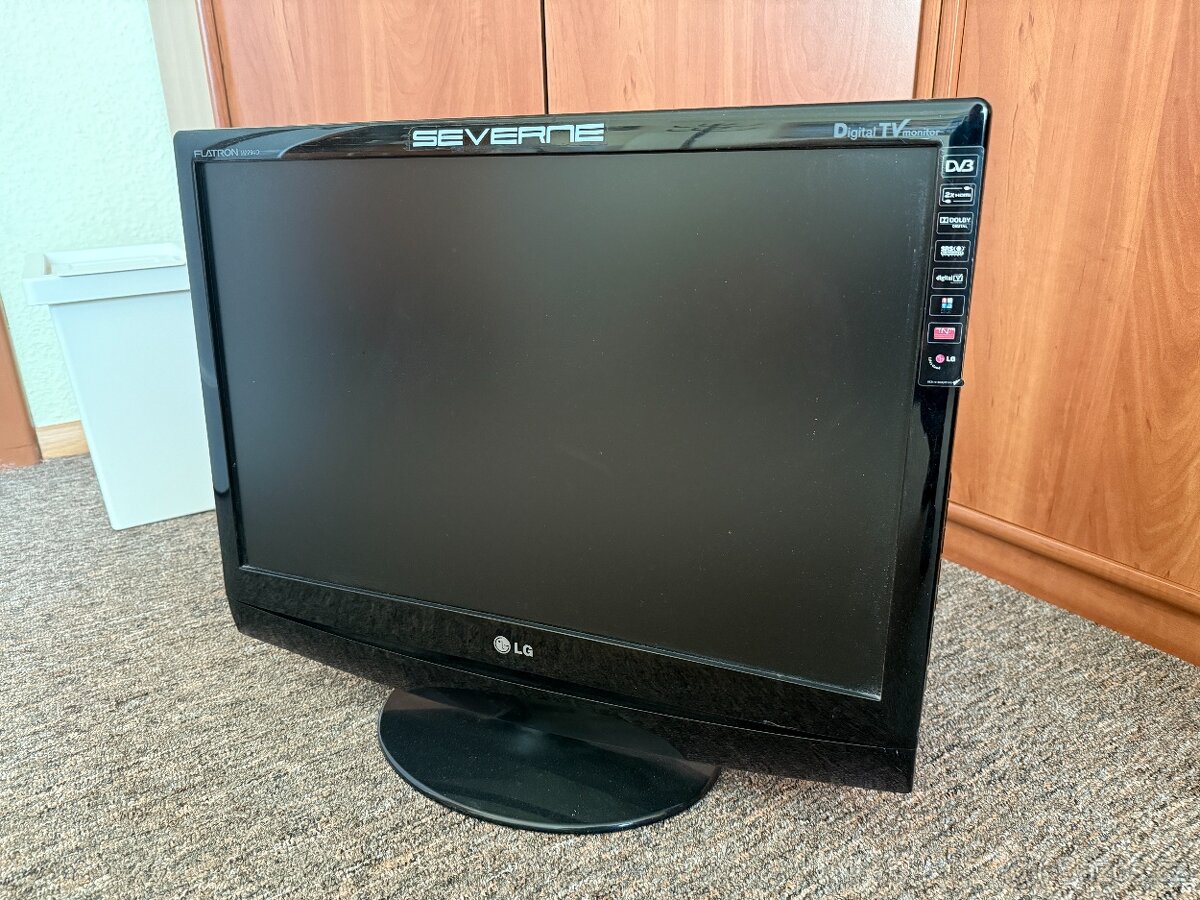 mix elektroniky - televize, anténa, reproduktory - 2