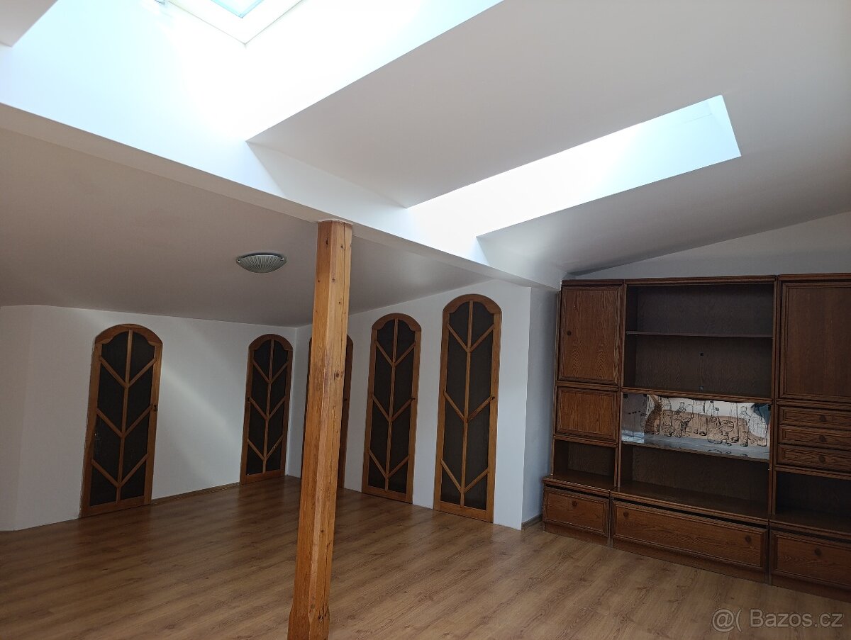 Pronajmu byt 3+1 v Broumově - 2