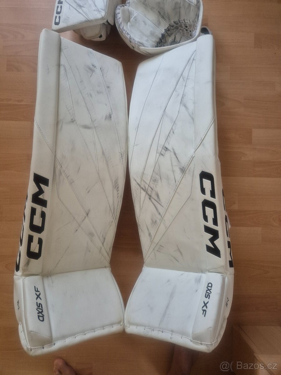 Brankaesky set CCM AXIS XF SENIOR - 2