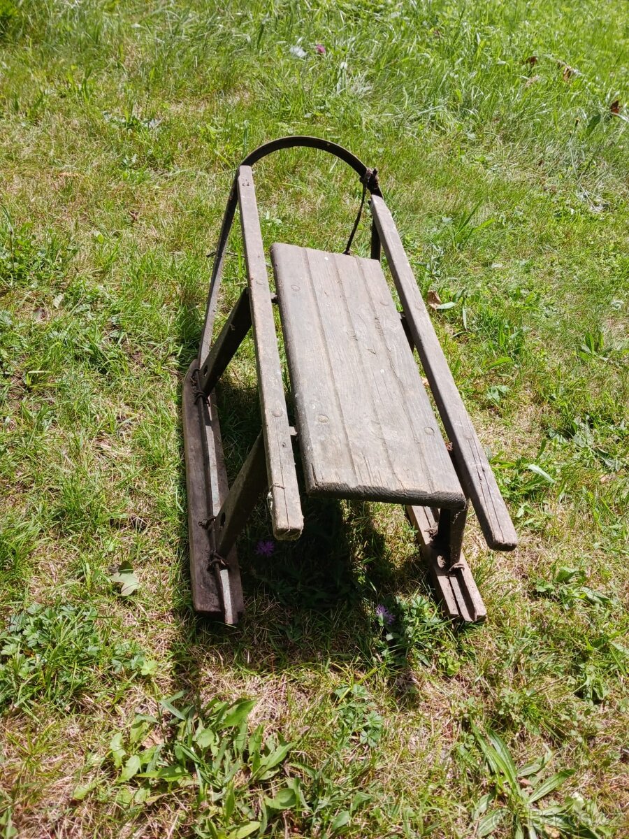 Sáně staré cca 1945 - 2