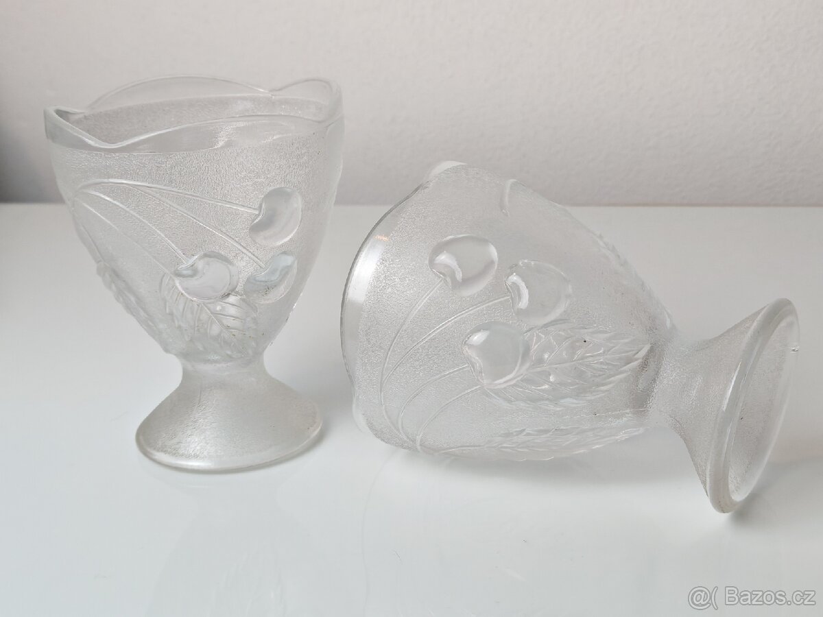 Skleněné poháry třešně - 2