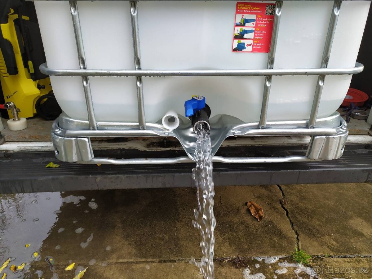 IBC nádrž na vodu 1000l - 2