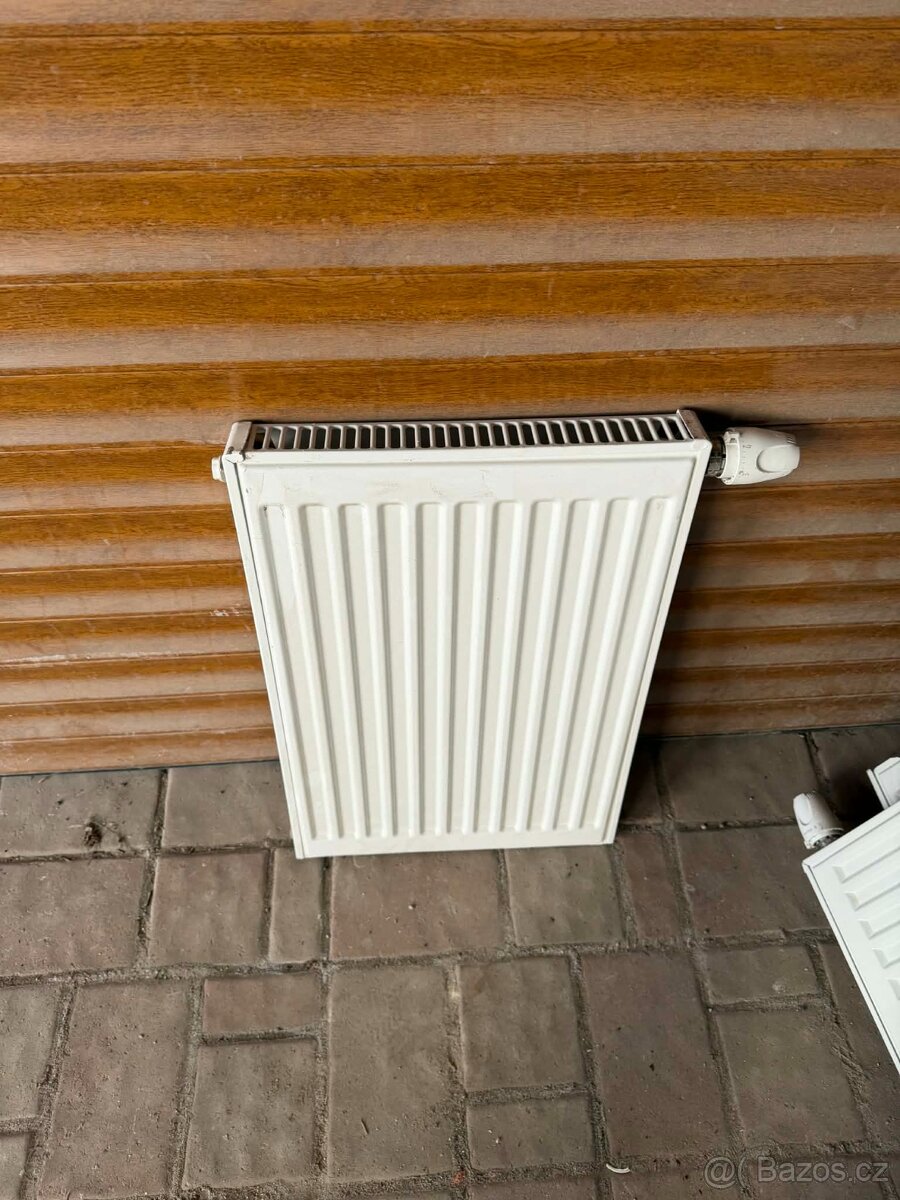 Plechové deskové radiátory - použité - 2