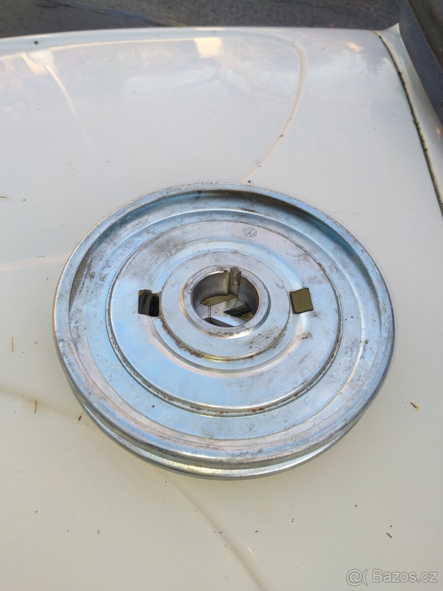 Prodám řemenici na VW brouk - 2
