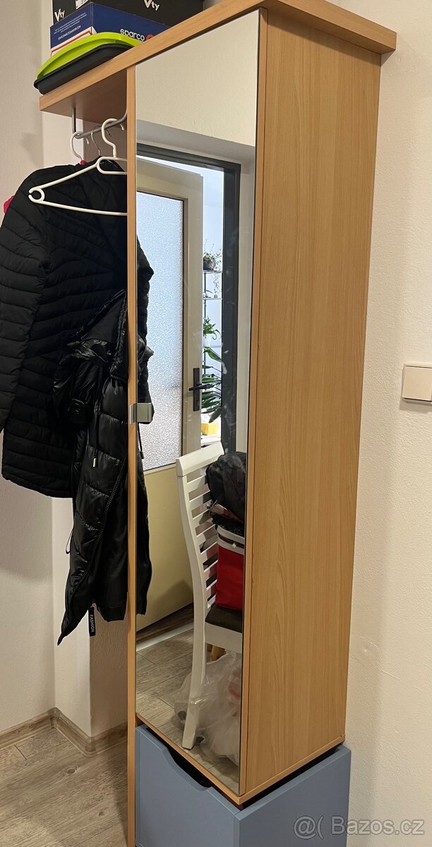 Předsíňová stěna - 2