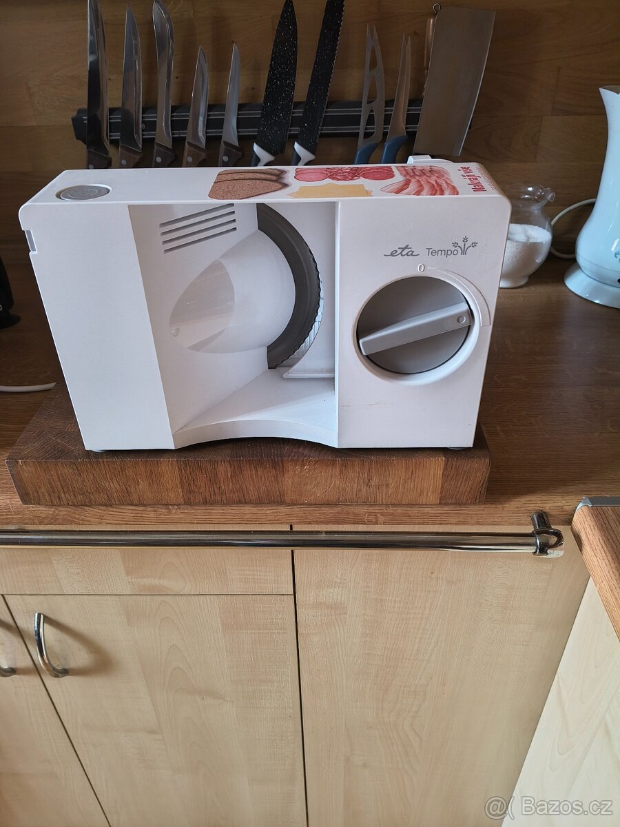 Kráječ pečiva - 2