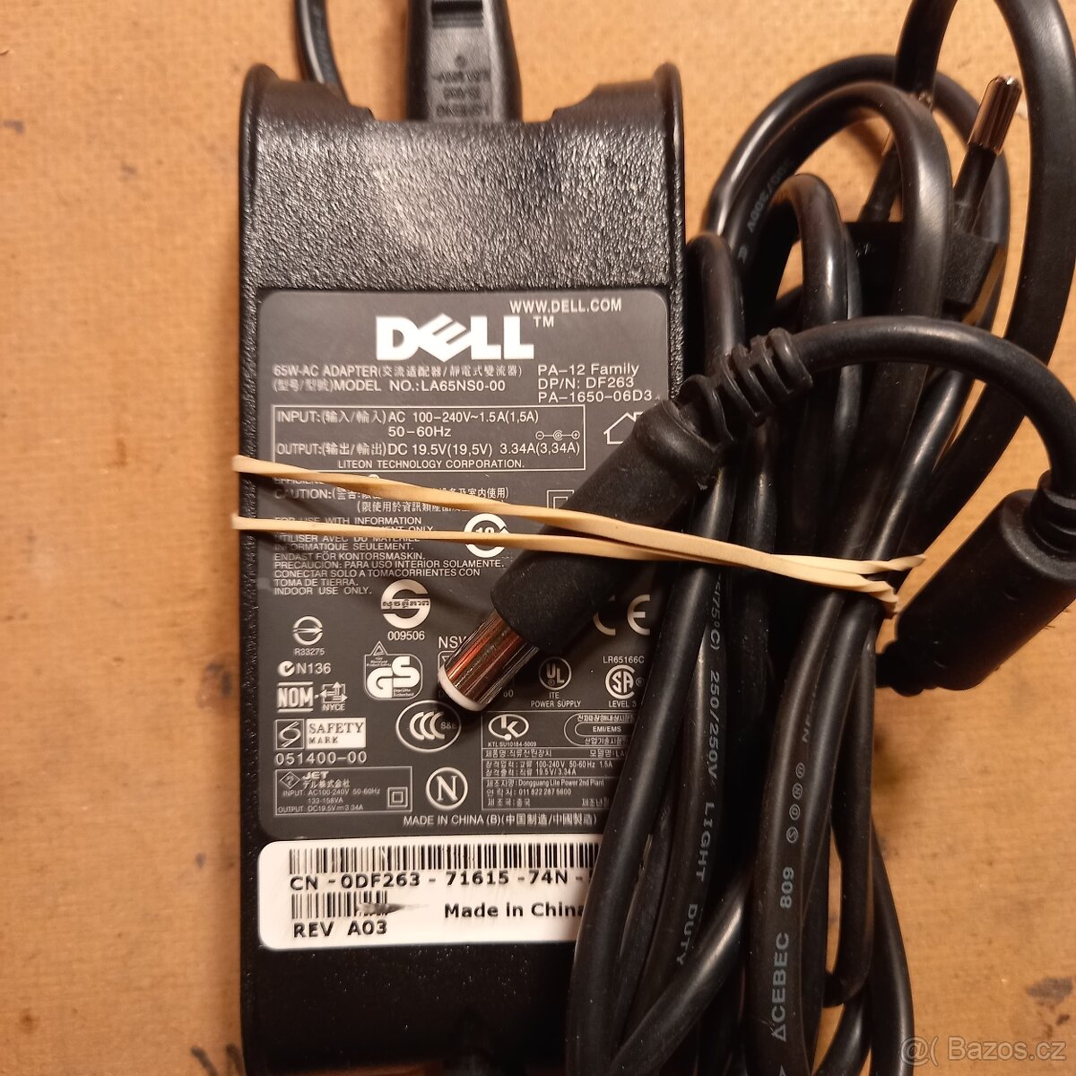 Různé adaptéry pro notebooky - 2