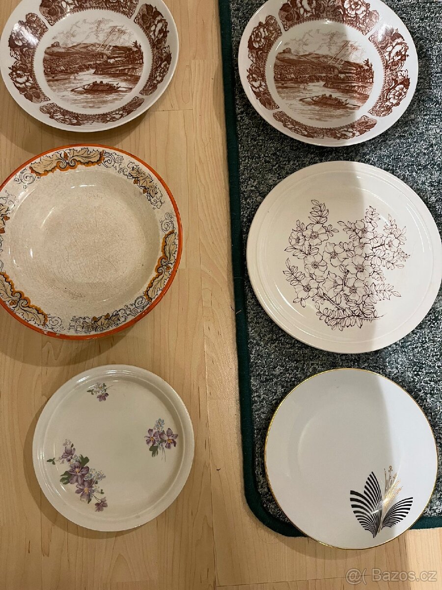 Různé staré talíře na výstavu nebo doplnění setu - 2