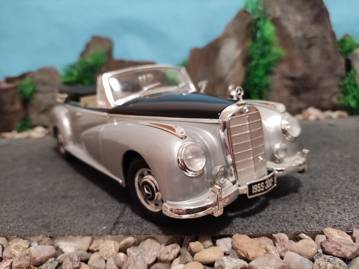 prodám model 1:18 mercedes benz 300C cabrio - 2