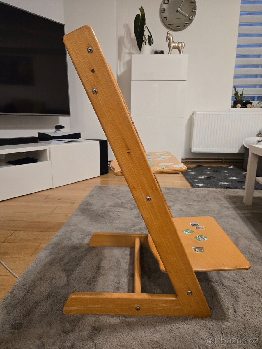 Rostoucí židle z masivu - 2