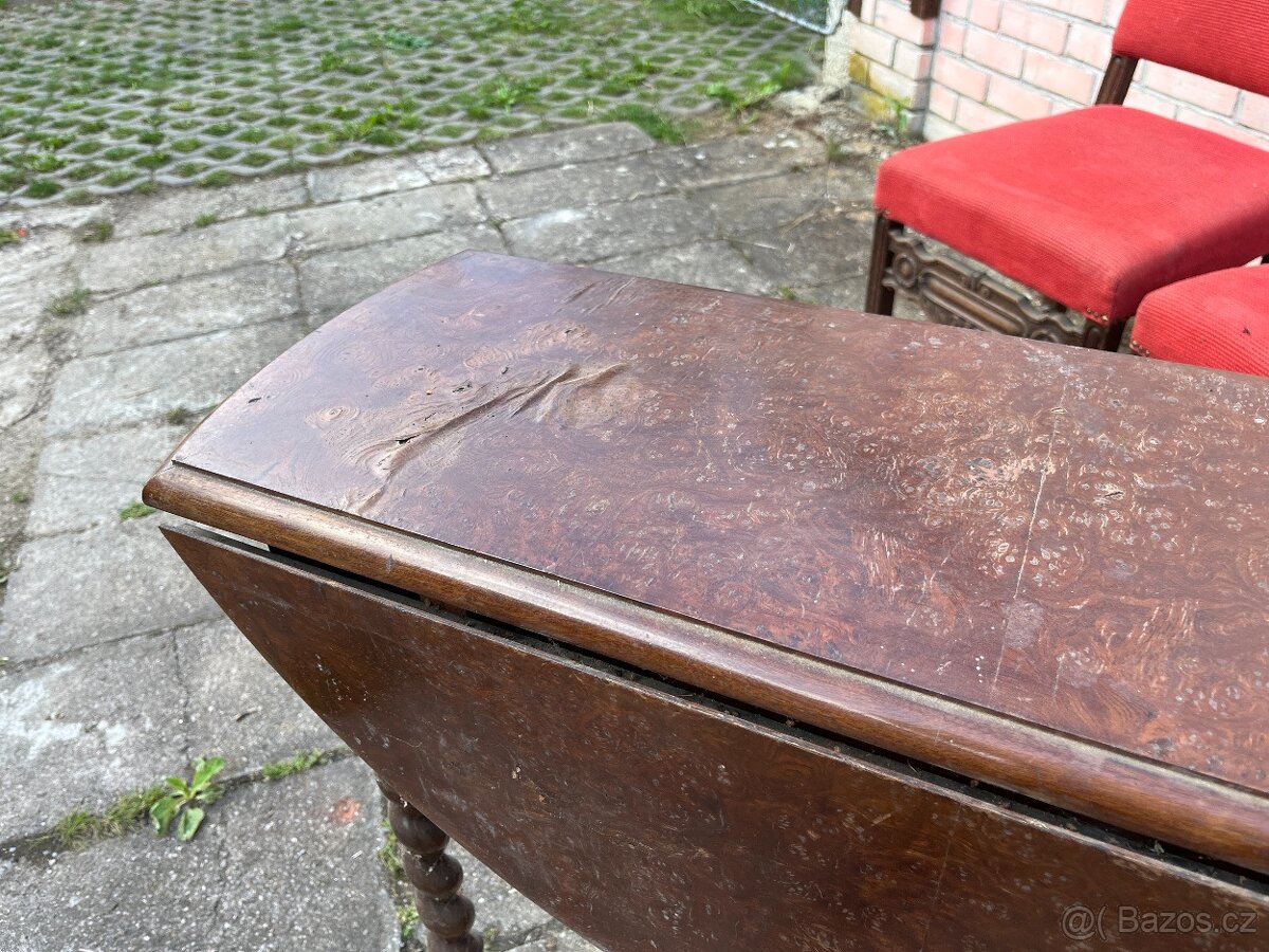 Starožitný nábytek - stolek skládací kulatý - 2
