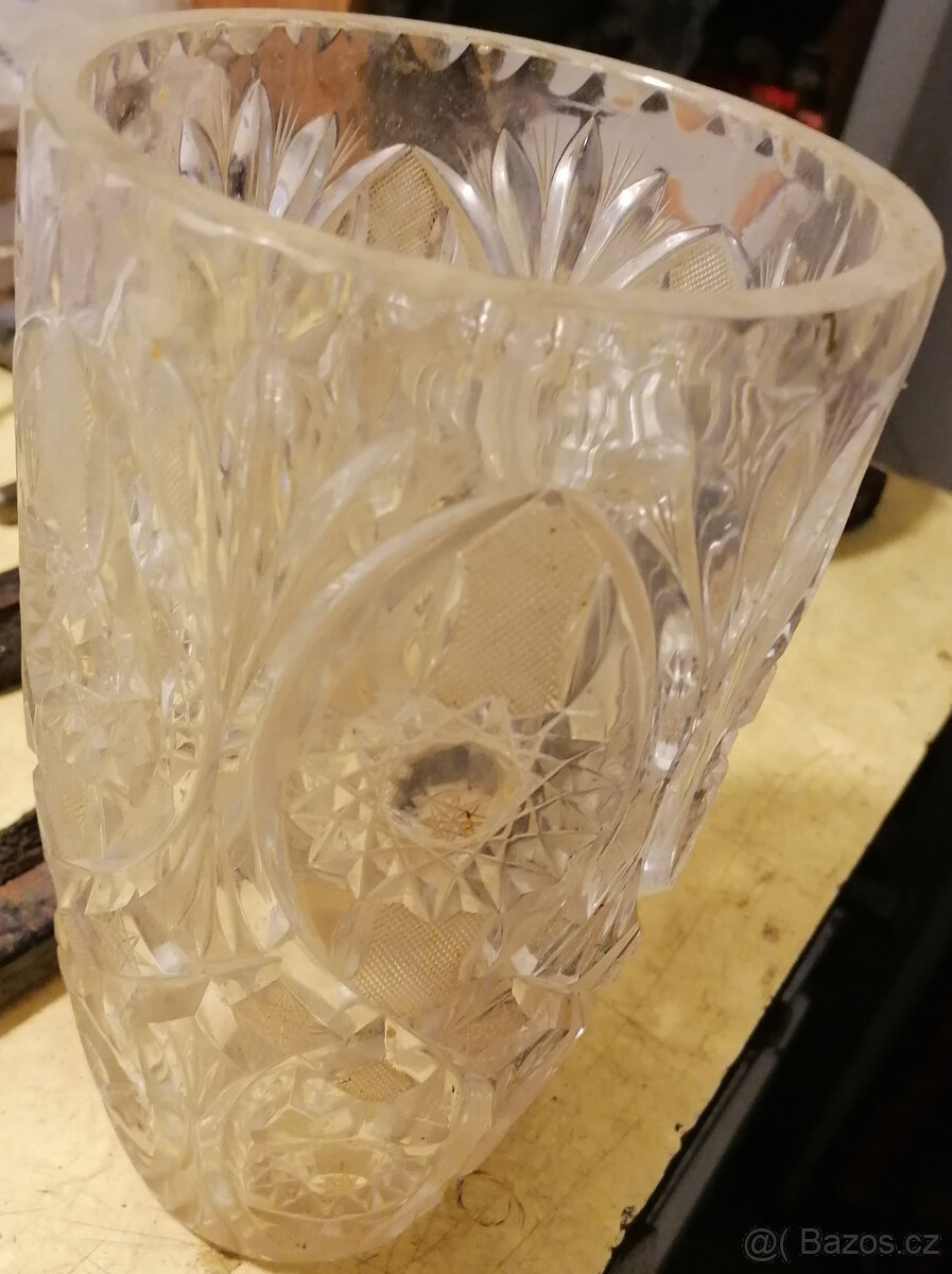 Broušená váza - 2