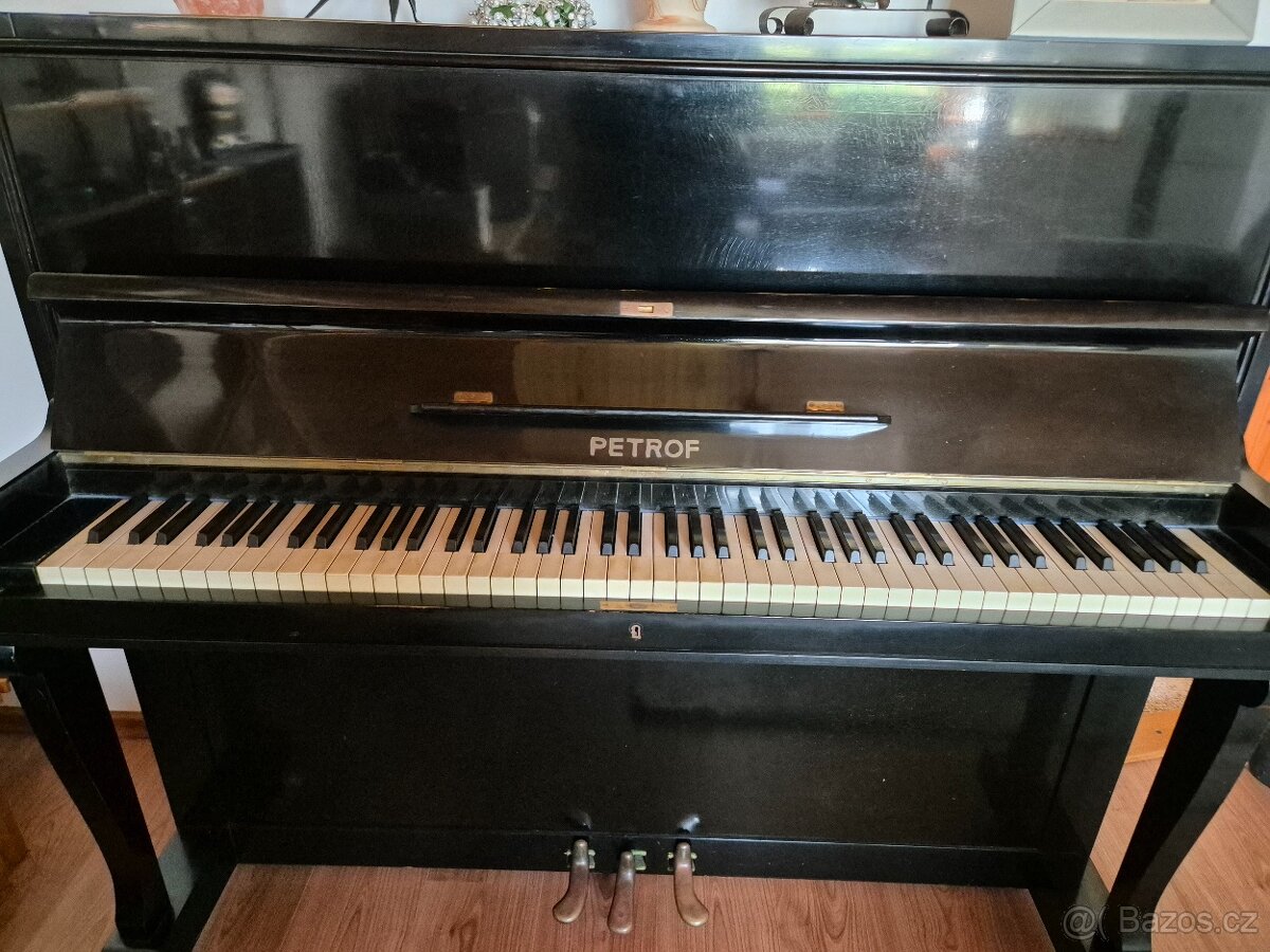 Prodám piano PETROF. - 2