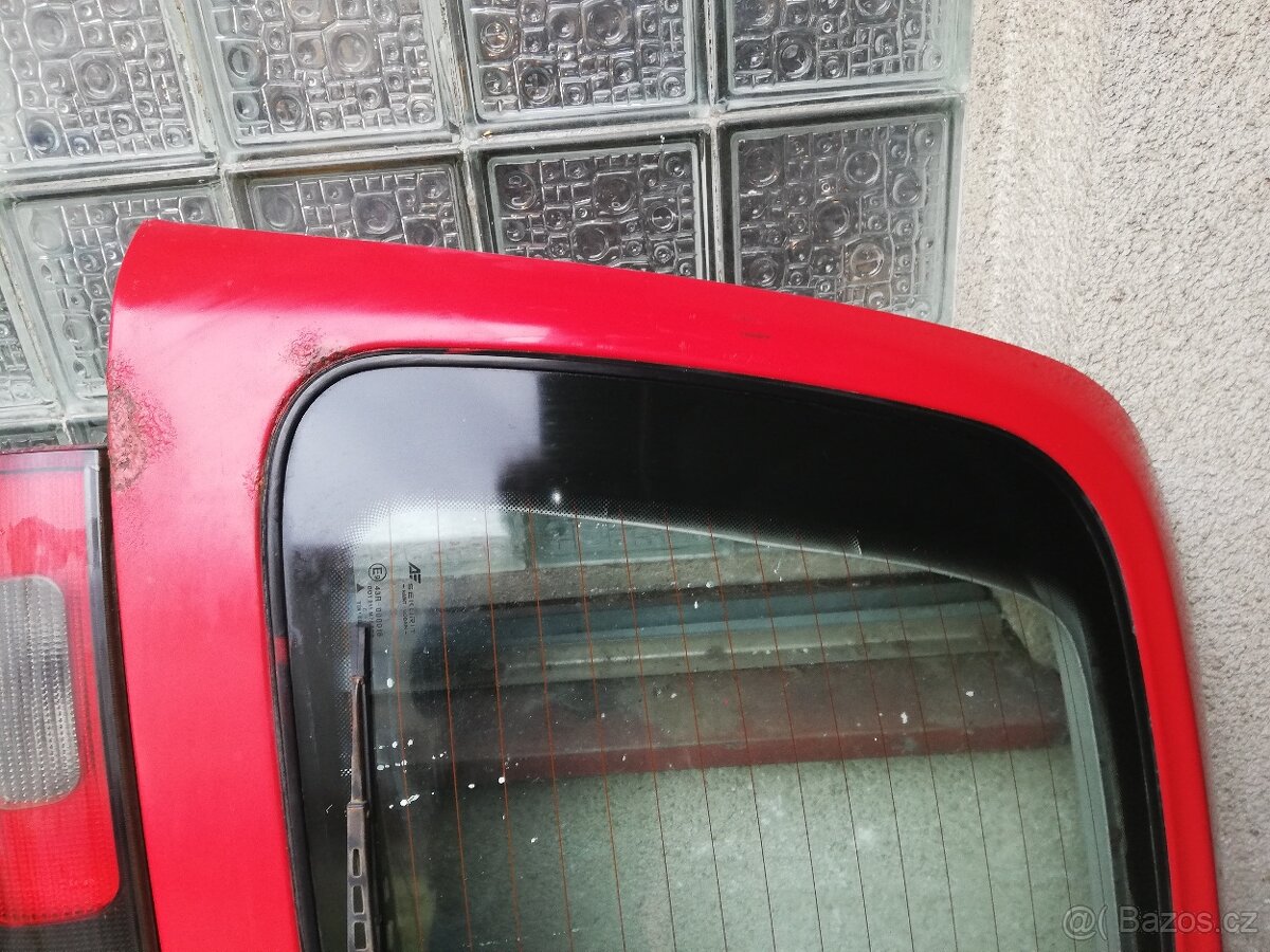 VW Sharan před facelift, zadní dveře červené - 2