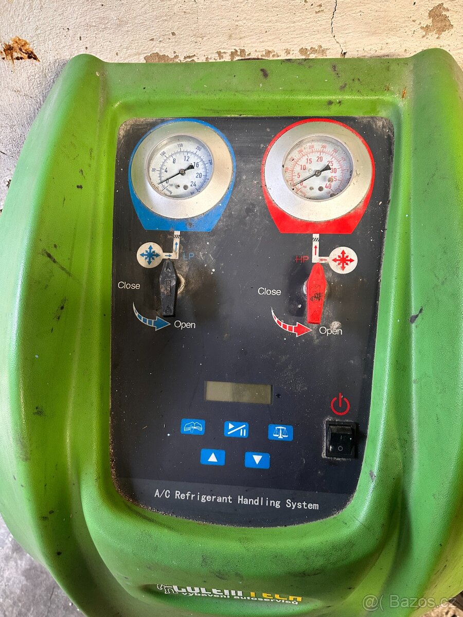 Plnička klimatizace GOLEMTECH X520 - R-134a - 2