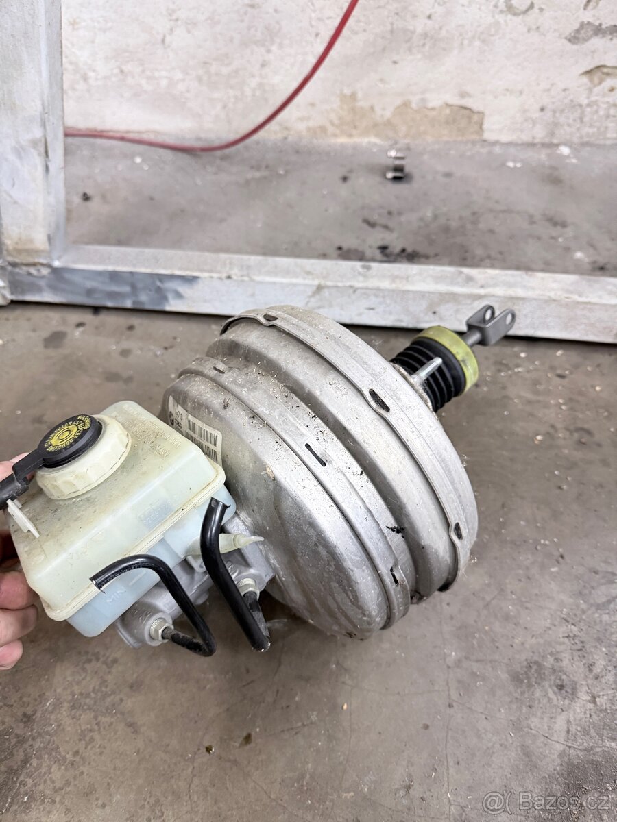 BMW e61/e60 posilovač brzd - 2