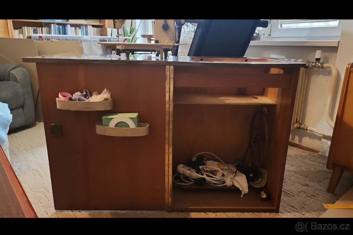 Daruji starý šicí stroj - 2