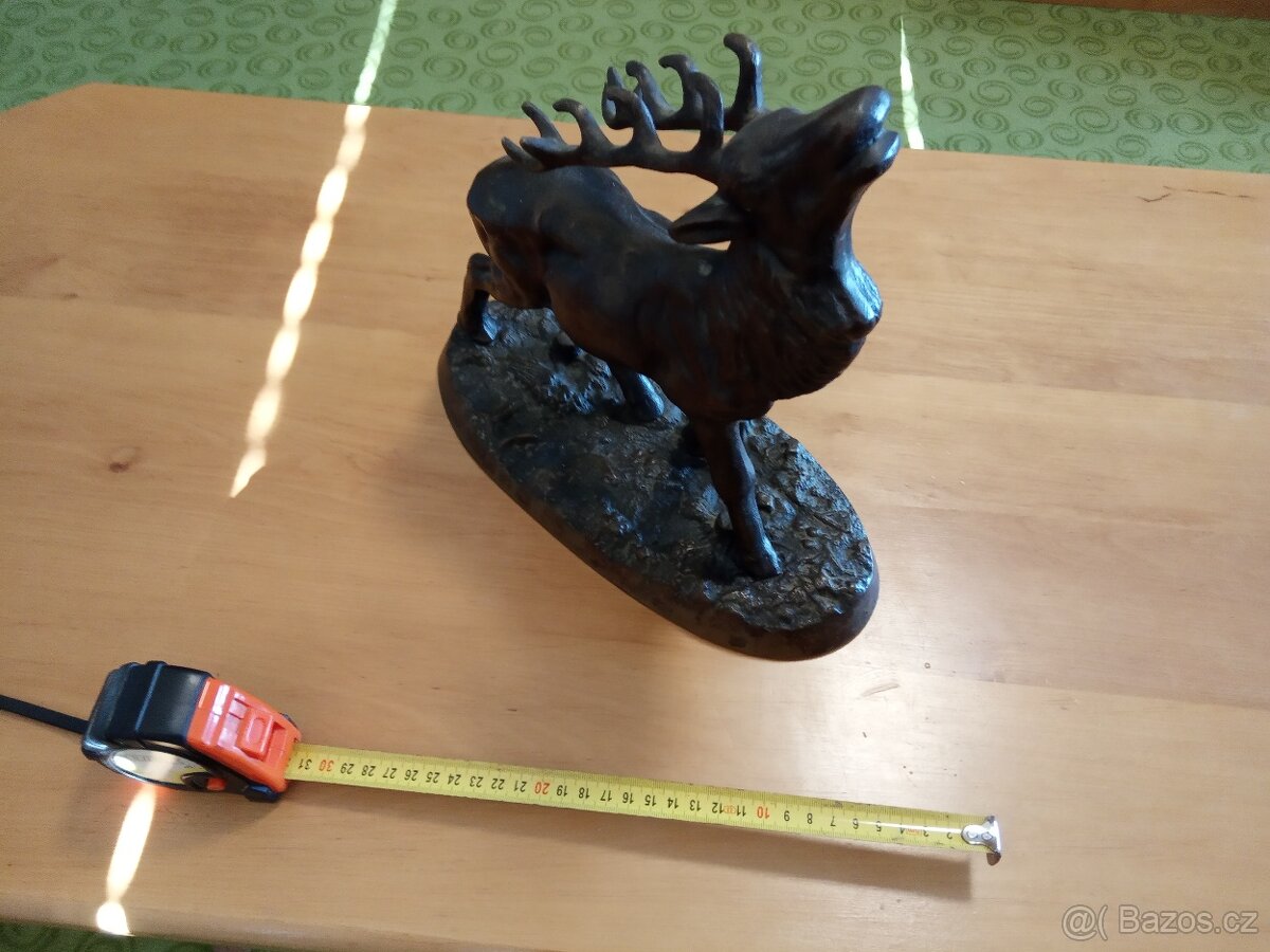 starožitná bronzová socha jelena - 2