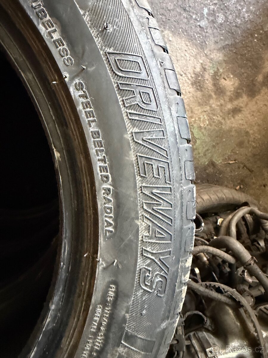 215/55R17 LASSA DRIVEWAYS - 2