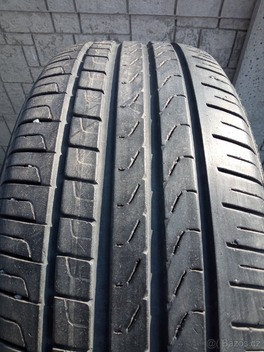 235/55 R19 - 2