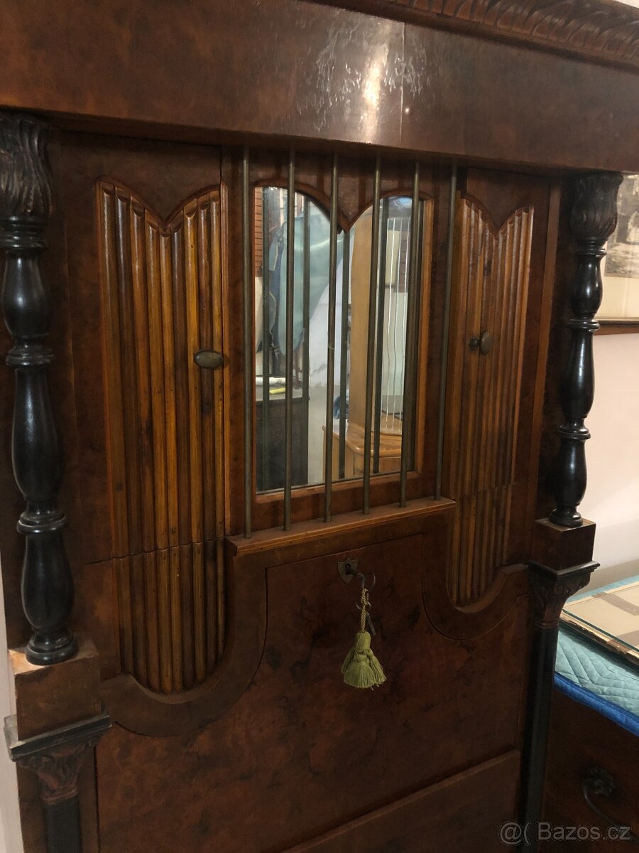 Starožitný SEKRETÁŘ - 2