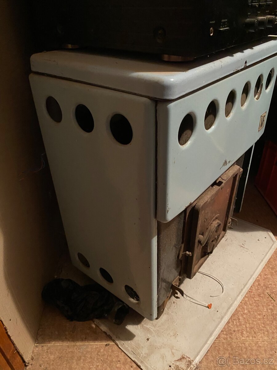 Kamna na tuhá paliva . - 2