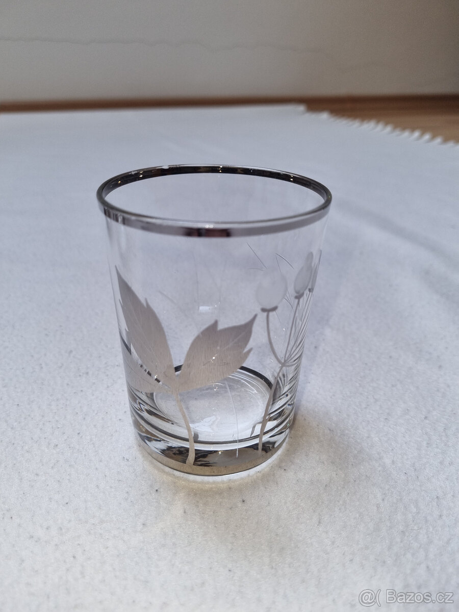 Skleničky a váza - 2