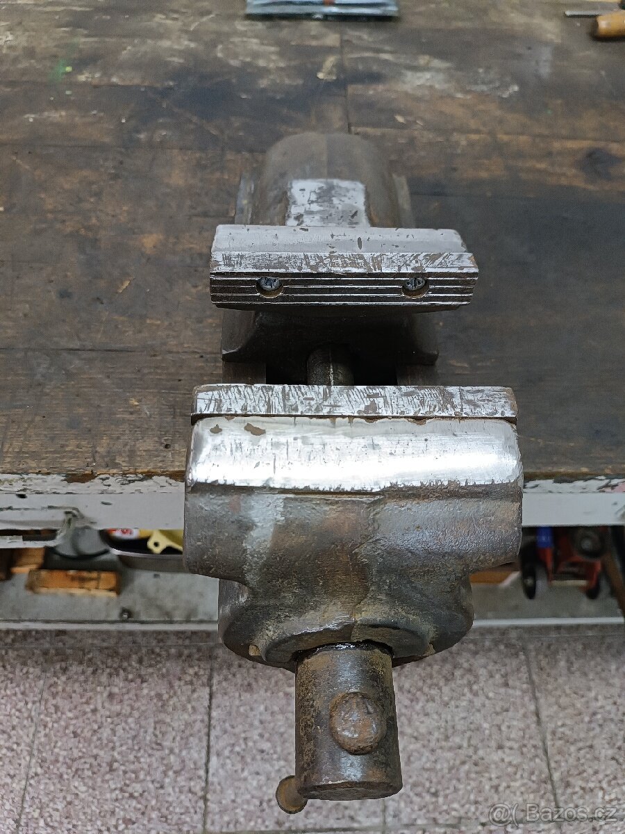 zámečnický svěrák 125 - 2