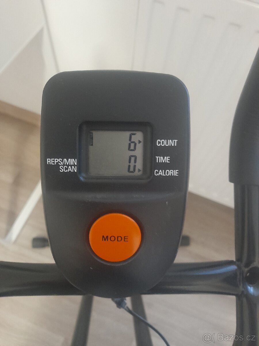 Posilovací stroj na břicho - 2